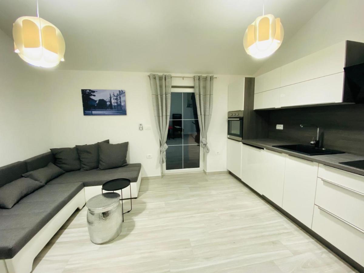 Apartma Mija-Dekani Exteriér fotografie