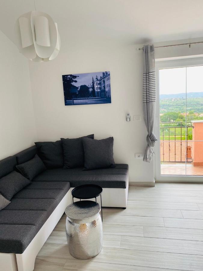 Apartma Mija-Dekani Exteriér fotografie
