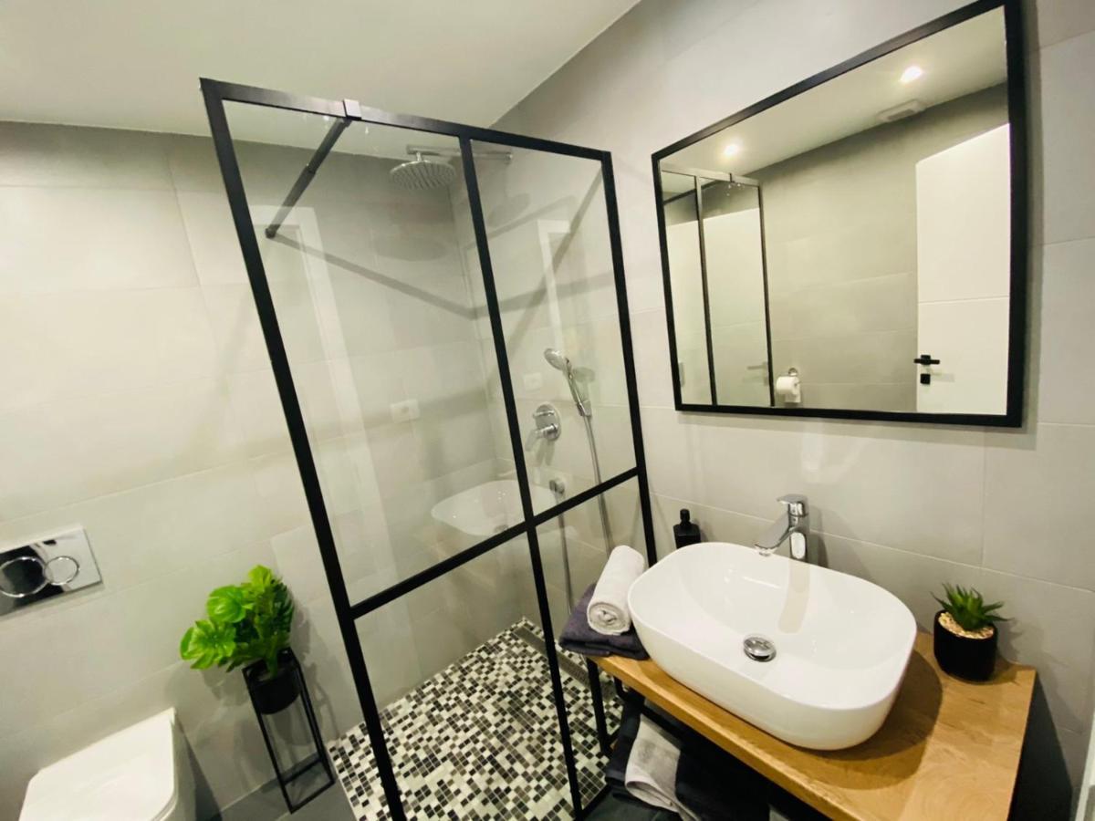 Apartma Mija-Dekani Exteriér fotografie